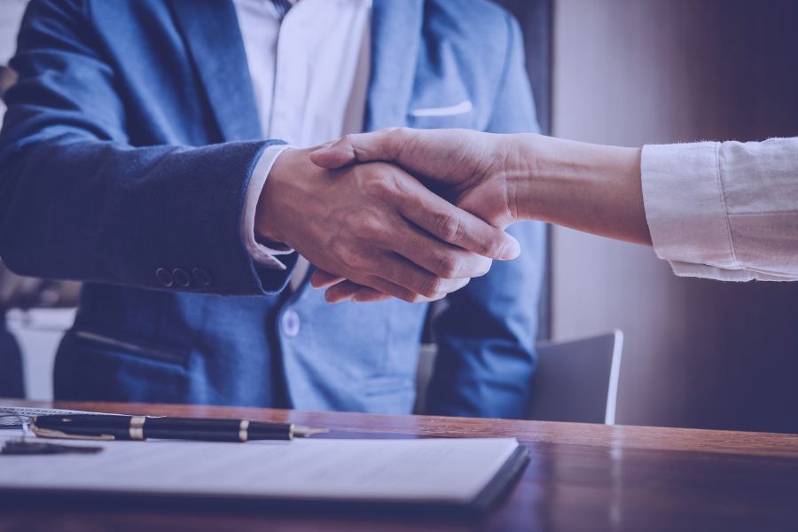 How to Simplify Sales Incentives in the Insurance Industry — Without Losing Control