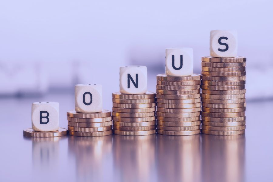 Commission vs Bonus: what is the difference?